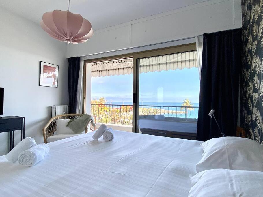 Apartment Le Garavan-vue Mer-plage-clim-terrasse *