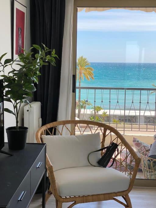 Apartment Le Garavan-vue Mer-plage-clim-terrasse