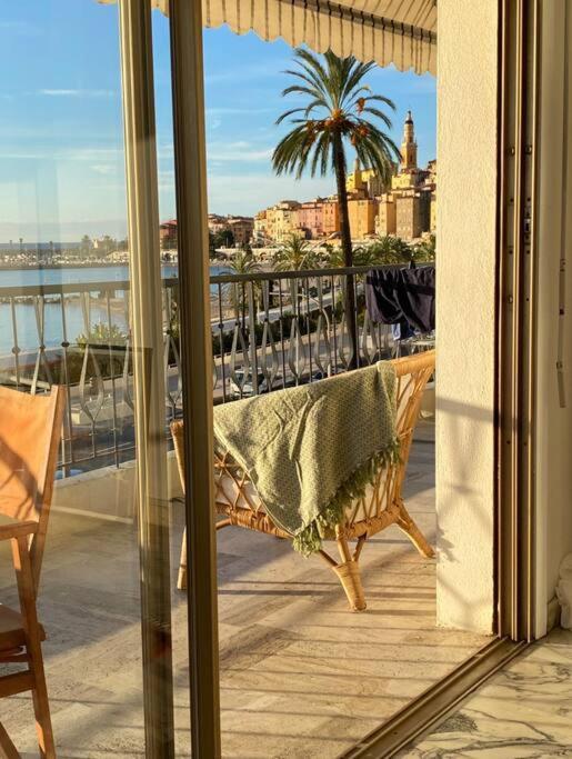 Apartment Le Garavan-vue Mer-plage-clim-terrasse *