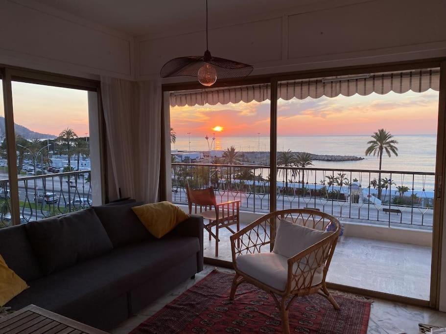 Apartment Le Garavan-vue Mer-plage-clim-terrasse